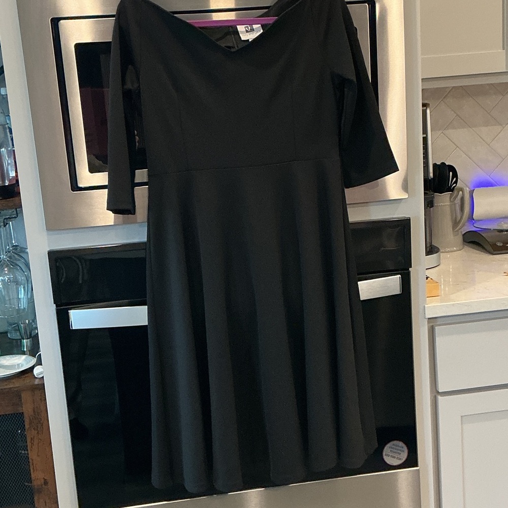 Elegant Black Midi Dress
